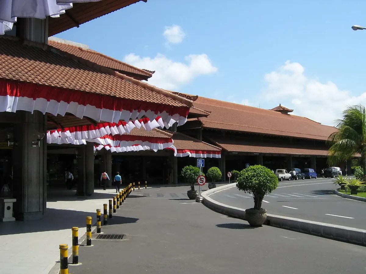 Dijemput di Bandara Ngurah Rai.